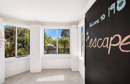 Ettalong Beach House | 198 Escape - 200m to waterfront