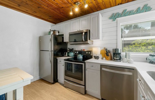 Laguna Beach Estates House | $1990/month or $97/Night Now thru November 22~ Laguna Beach! Directly Across Street-30' to Perfect Beach Access #83