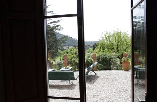 Calci Villa | 19th century villa: living room, dining, study, 5 double rooms, park, panorama.