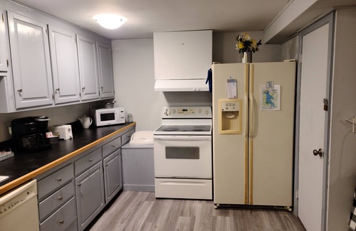 Bristol Apartment | 1B/1B Apt. on Hobby Farm π π in Bristol. 5 minutes from Newfound Lake