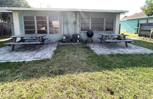 Cocoa Beach Cottage | 1B/1B Close to Beach and Downtown Cocoa Beach