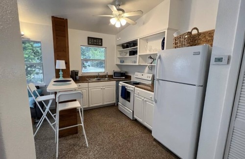 Cocoa Beach Cottage | 1B/1B Close to Beach and Downtown Cocoa Beach