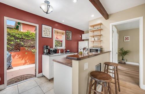Pacific Beach Apartment | 1BD Heart of PB Pet Friendly Private Sanctuary