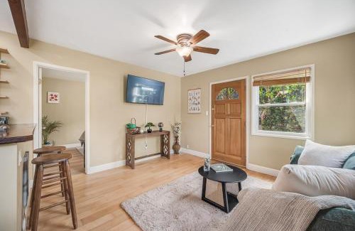 Pacific Beach Apartment | 1BD Heart of PB Pet Friendly Private Sanctuary
