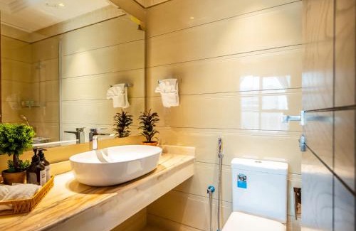 Deira Apartment | 1BHK , 5 mins from DXB airport & metro