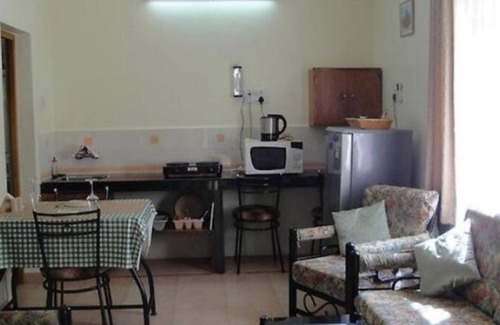 Betalbatim Apartment | 1BHK apartment with pool & garden at Benaulim to Colva beach