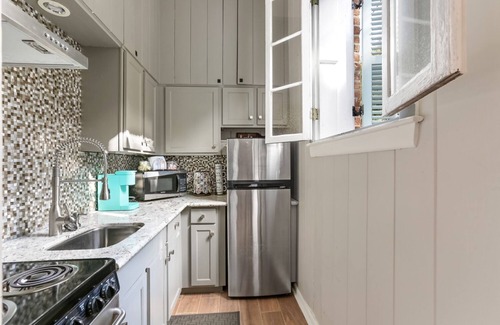 South 7th Ward Condo | 1BR 1BA Condo w/pool near Bourbon St - 3 min walk