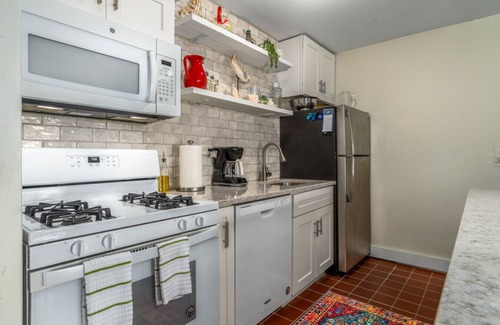 Cabes Point Condo | 1BR, 2 bath right on Sapphire Beach - sleeps 4!