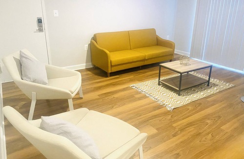 Seminary Hill Apartment | ☆1BR Apt in ♡ of Alexandria |Free Parking, Pool, Gym☆