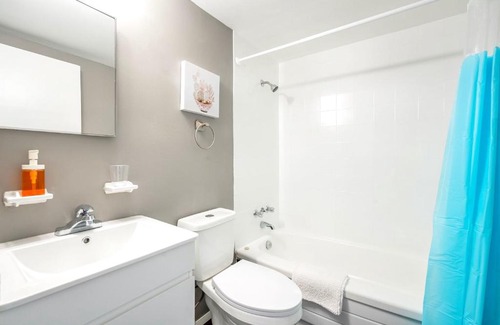 Rosedale Apartment | 1BR Apt w Netflix & Balcony - Near DT Hamilton