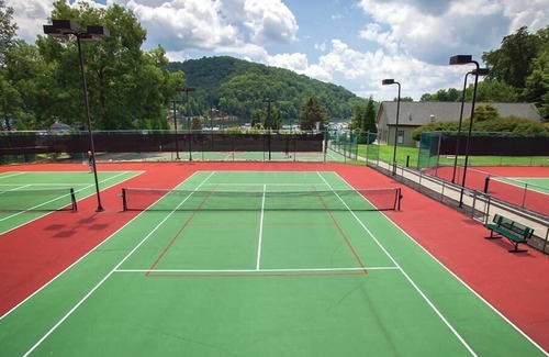 Lake Lure Condo | 1br Deluxe Condo Tennis, Boating, Golf!