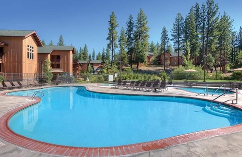 Round Hill Village Condo | 1br Deluxe Condo w/Tahoe Skiing