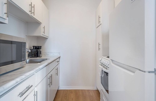 Quartier des Spectacles Apartment | 1BR Downtown MTL | Old Port