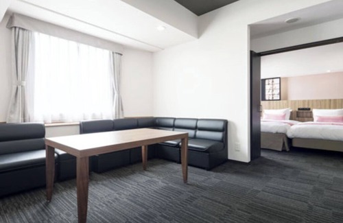 Hyakunincho Hotel | 1BR Family Suite hotel with WiFi, AC in enchanting Shinjuku City