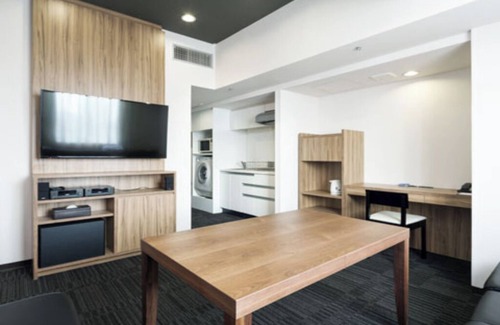 Hyakunincho Hotel | 1BR Family Suite hotel with WiFi, AC in enchanting Shinjuku City