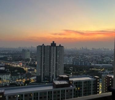 Suan Luang Apartment | 1BR Free pool&gym fast WIFI Airport Link