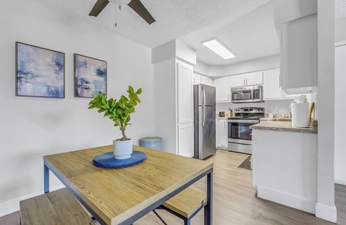 Mesa Apartment | 1BR - Gym - Pool - Great For Mid/Long Stays