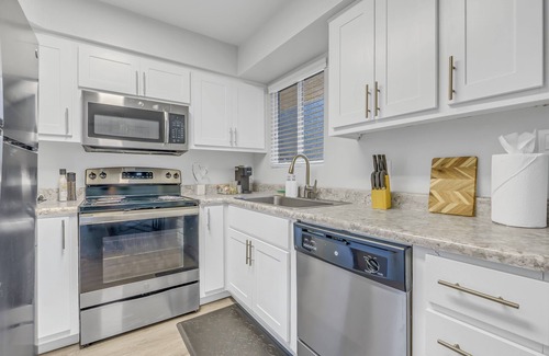 Mesa Apartment | 1BR - Gym - Pool - Great For Mid/Long Stays