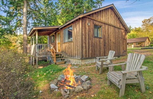 Eastsound Cabin | 1BR Ocean View Cabin - 30 second walk to west-facing beach and sunsets!