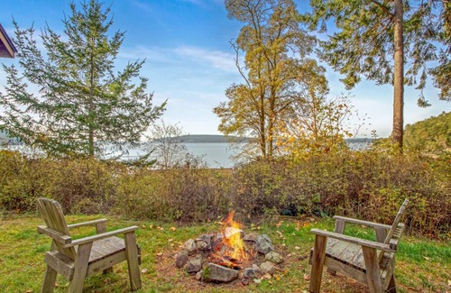 Eastsound Cabin | 1BR Ocean View Cabin - 30 second walk to west-facing beach and sunsets!
