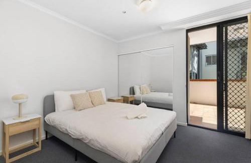Spring Hill Apartment | 1BR Spring Hill 5 min CBD, 10 min Mall & Train SH13