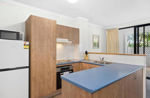 Spring Hill Apartment | 1BR Spring Hill 5 min CBD, 10 min Mall & Train SH13