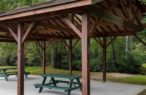 Sapphire Condo | 1br Suite Condo Family Fun, Skiing, Golf, Boating