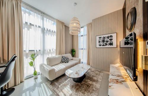 Sharjah Apartment | 1BR The Golden Souq by Blue Cloud Holidays