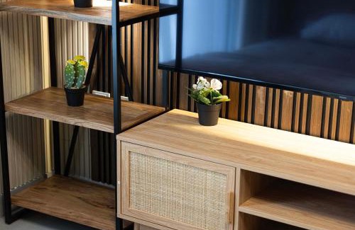 Sharjah Apartment | 1BR The Wanderer Private Home in Sharjah