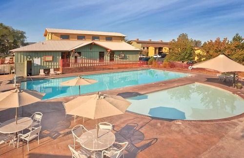 Angels Camp Condo | 1br Unit Vineyards, Forest, & Golfer's Paradise