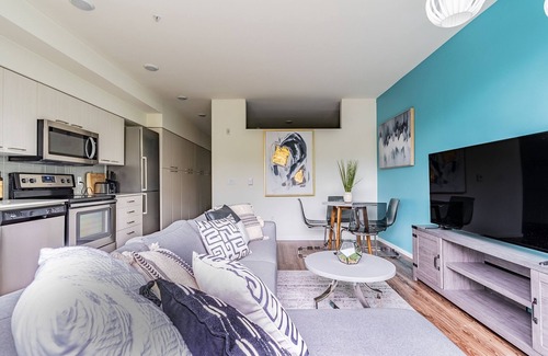 Mercer Island Apartment | 1BR Urban Mercer Island Sophari Suites