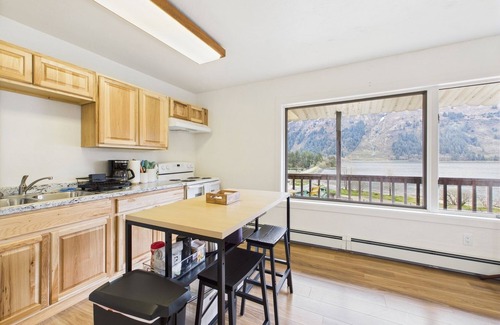 Douglas Apartment | 1BR w/Ocean Views | Steps to Sandy Beach & Trails
