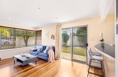 Sunnybank House | 1Min to Mall 3Beds Family Retreat at Sunnybank