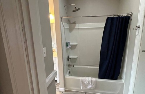 St. Charles Historic District Hotel | 1st Capitol Mansion - Suite 302