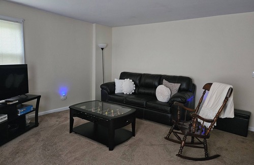 Rome House | 1st floor Duplex across from woods valley ski resort next to lake delta