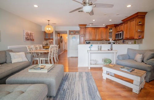 Kure Beach Condo | 1st Floor Townhouse - Oceanfront with Pools