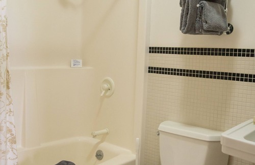 Lopez Island Apartment | ⛵#1TripAdvisor San Juan Islands^King Suite^Water Views^Walk to Everything^WIFI⛵