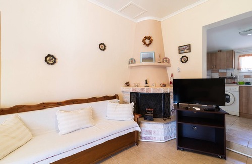 Vromonerion Cottage | 2 ΥΠΝΟΔ.2 ΚΑΘΗΣ. 1 ΜΠΑΝΙΟ 1 ΕΞΩΤ. ΝΤΟΥΖ ΜΕΓΑΛΗ ΒΕΡΑΝΤΑ ΜΕ ΚΗΠΟ