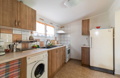 Vromonerion Cottage | 2 ΥΠΝΟΔ.2 ΚΑΘΗΣ. 1 ΜΠΑΝΙΟ 1 ΕΞΩΤ. ΝΤΟΥΖ ΜΕΓΑΛΗ ΒΕΡΑΝΤΑ ΜΕ ΚΗΠΟ