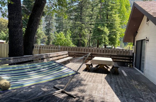 Willow Creek House | 2/1 House With Deck- Trail To River With Amazing Sandy Beach- Solar Heated Pool