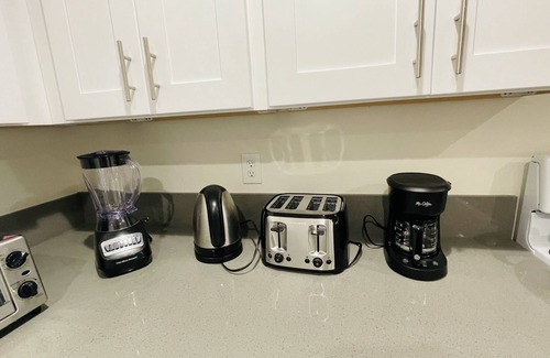 Fontana House | 2-12 people 4 bedrooms 6 beds 2 bathroom, free parking, pets friendly