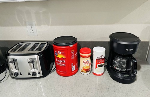 Fontana House | 2-12 people 4 bedrooms 6 beds 2 bathroom, free parking, pets friendly