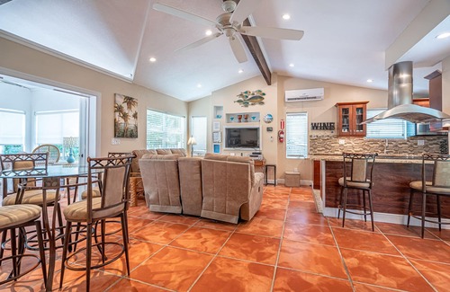 Downtown Hollywood House | 2/2-6 Guests-Heated Pool-Furnished Patio-BBQ-Wifi