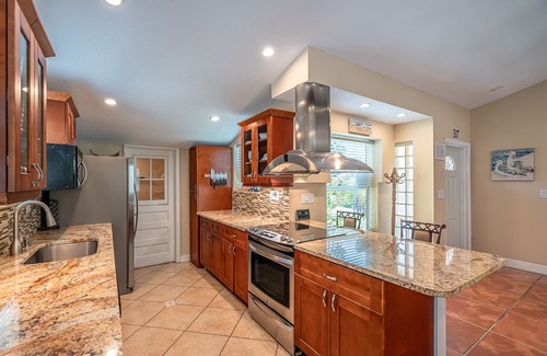 Downtown Hollywood House | 2/2-6 Guests-Heated Pool-Furnished Patio-BBQ-Wifi