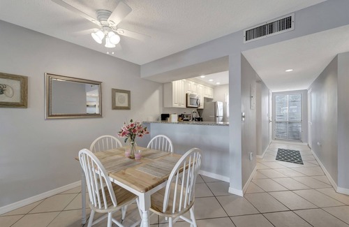 Plantation Condo | 2/2 Ground Unit 10 Min to beach on golf course