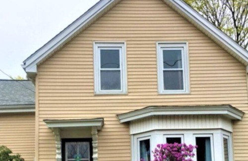 Stoughton House | 2-3 Bedroom House Between Boston & Providence in Active, Friendly Town