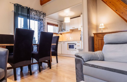 Saint-Leger-de-Peyre Resort | 2/4 person gîte in vacation village