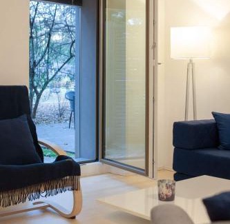 Sankt Alban Apartment | 2,5 Zi Design Loft Wohnung mit Gartensitzplatz