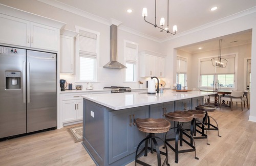 Oxford House | 2.6 Mi to Ole Miss 3BRM/3.5 Bath. Sleeps 9-11