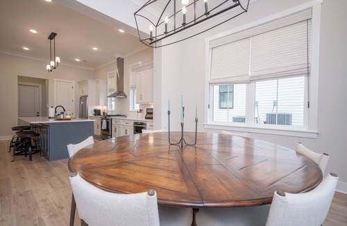 Oxford House | 2.6 Mi to Ole Miss 3BRM/3.5 Bath. Sleeps 9-11